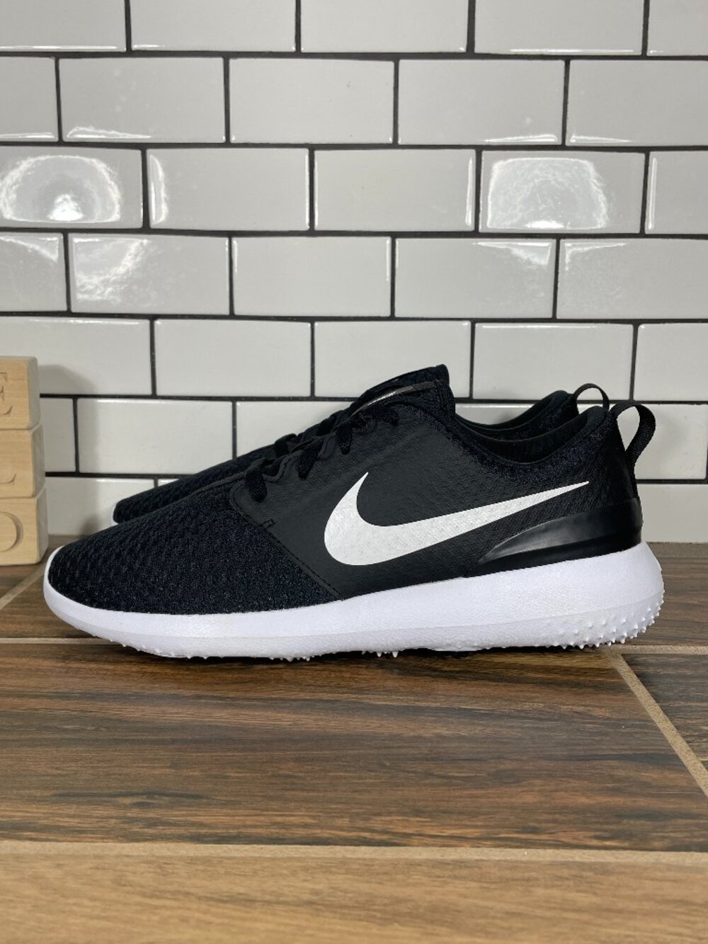 Nike Roshe G Golf Shoes Womens Size 9 Black White Spikeless Lace Up Sneakers
